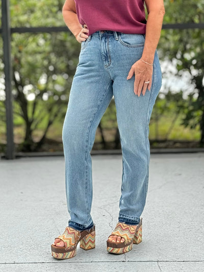 Hat Trick Boyfriend Jeans By Judy Blue