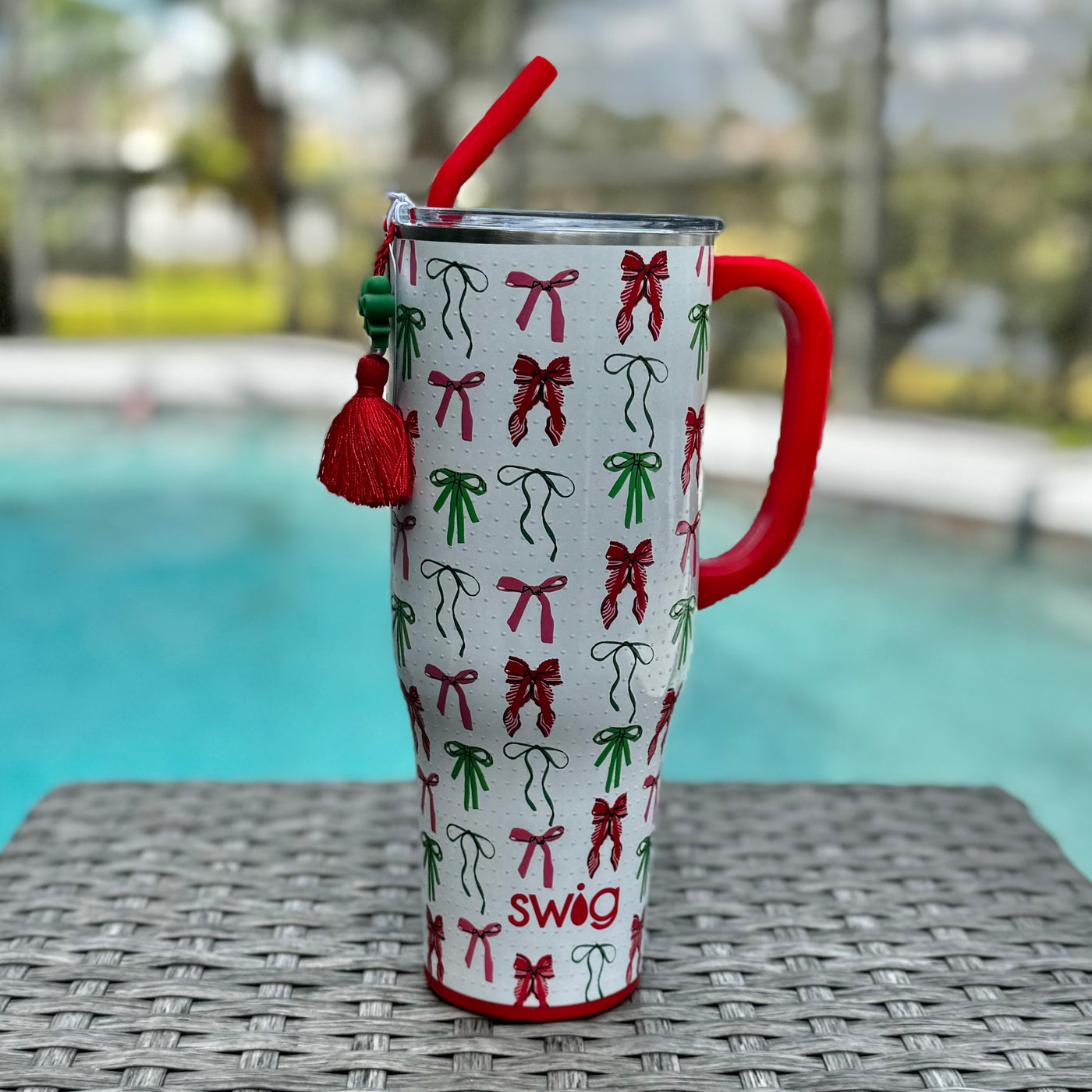 Swig Life Holiday Collection - Ribbons + Bows Mega Mug